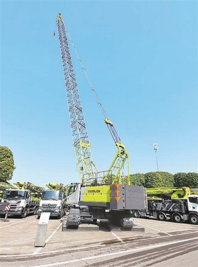 人民日报海外版头条重磅聚焦 中联重科重型机械全球热销，起重机引领中国制造出海新浪潮