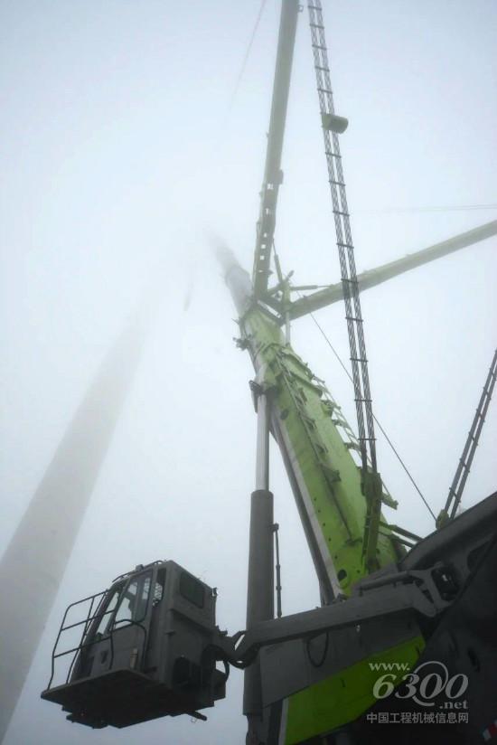 中联重科ZAT8000全地面起重机 精准助力雪峰山风电项目建设